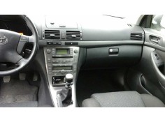 TOYOTA AVENSIS BERLINA (T25)