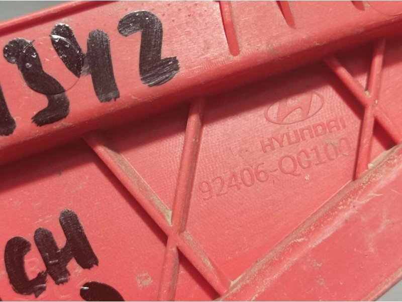 Recambio de piloto trasero derecho paragolpes para hyundai i 20 esence referencia OEM IAM 92406Q0100  