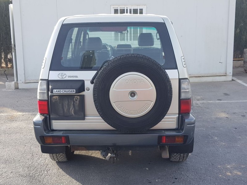 toyota land cruiser (j9) del año 2002