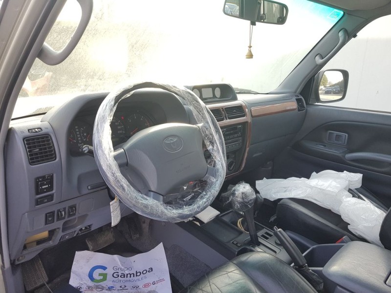 toyota land cruiser (j9) del año 2002