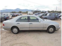 MERCEDES-BENZ CLASE E (W210) BERLINA