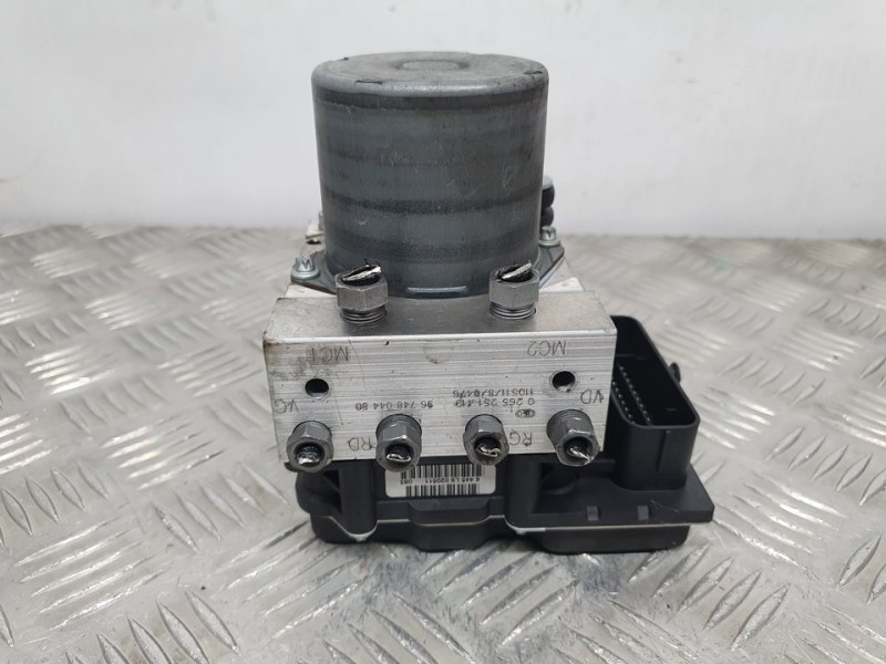 Recambio de abs para citroën c5 berlina exclusive referencia OEM IAM 9674804480 0265251413 BOSCH