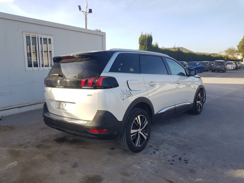 peugeot 5008 del año 2021