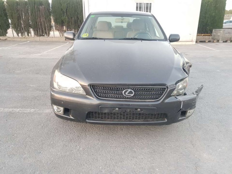 lexus is200 (gxe10) del año 2004