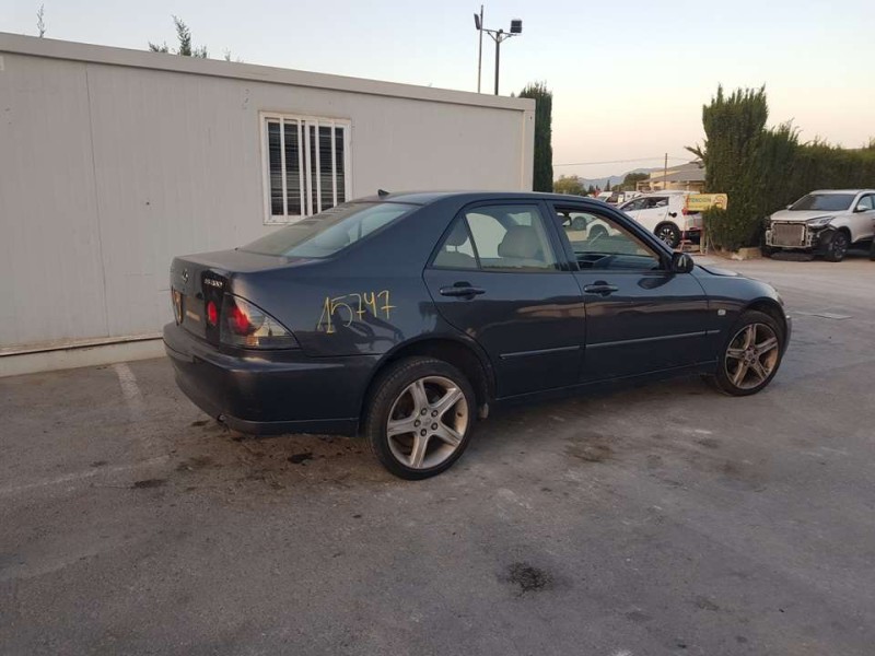 lexus is200 (gxe10) del año 2004