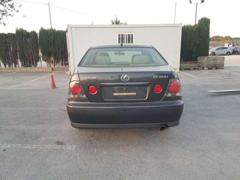 lexus is200 (gxe10) del año 2004