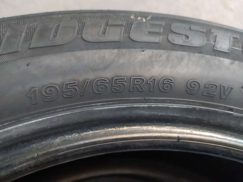 Recambio de neumatico pareja para neumaticos reutilizados - referencia OEM IAM 195651692V 195/65/16/92V BRIDGESTONE