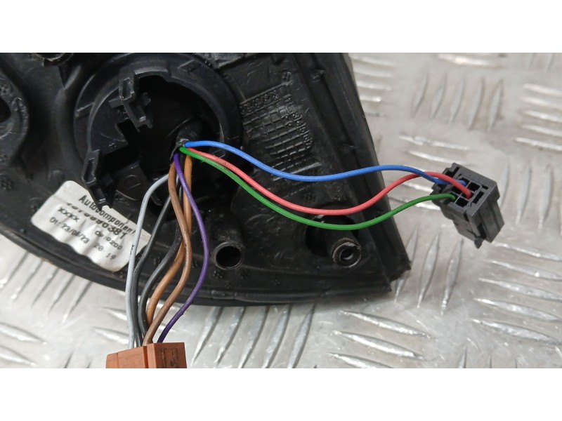 Recambio de retrovisor derecho para peugeot partner tepee 1.6 hdi referencia OEM IAM 1679996381 ELECTRICO 6 Y 3 CABLES ROZADO 