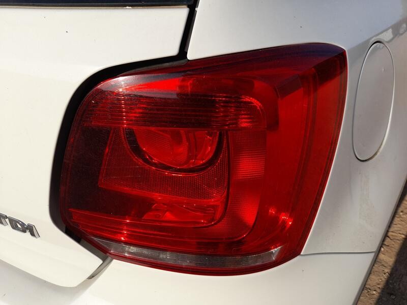 Recambio de piloto trasero derecho para volkswagen polo v (6r1, 6c1) 1.2 tdi referencia OEM IAM 6R0945096AH  