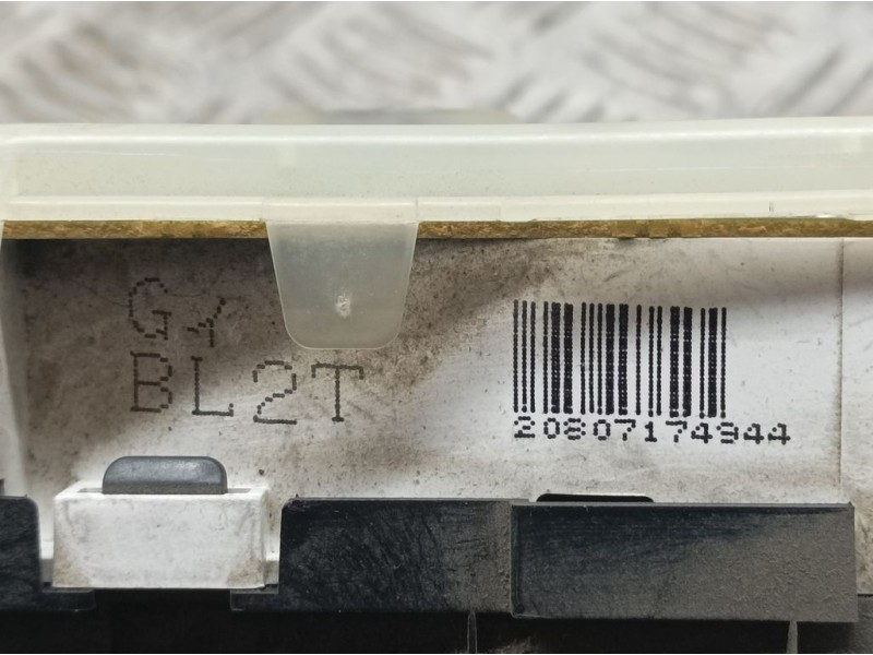 Recambio de cuadro instrumentos para mazda 323 berl. f/s (bj) 1.6 f comfort referencia OEM IAM 20807174944  