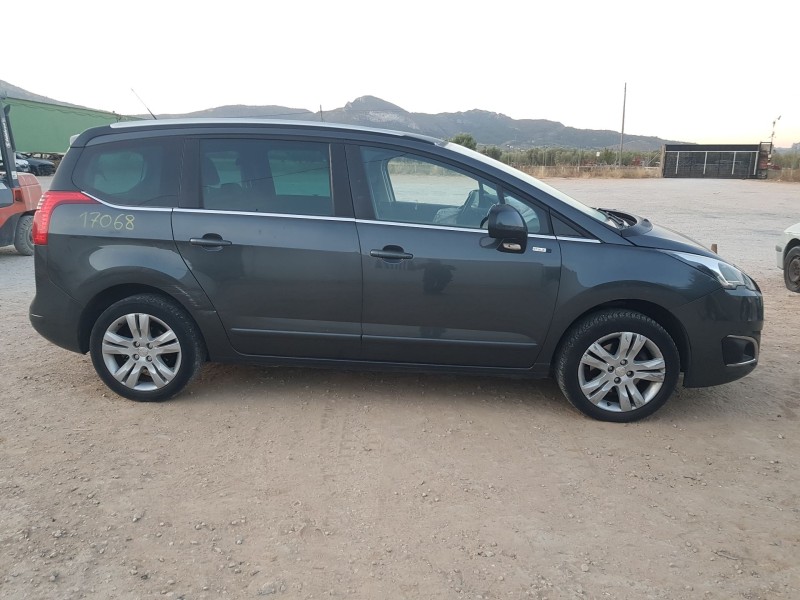 peugeot 5008 (0u_, 0e_) del año 2016