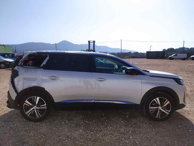 peugeot 5008 del año 2022