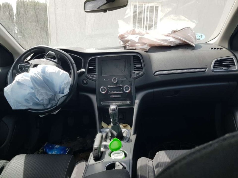 renault megane iv berlina 5p del año 2017