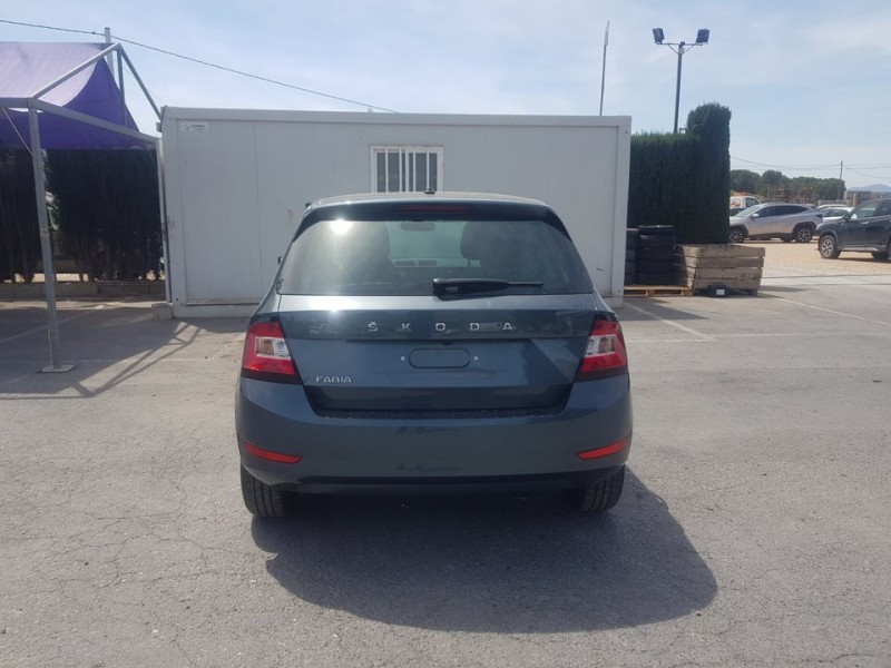 skoda fabia del año 2021