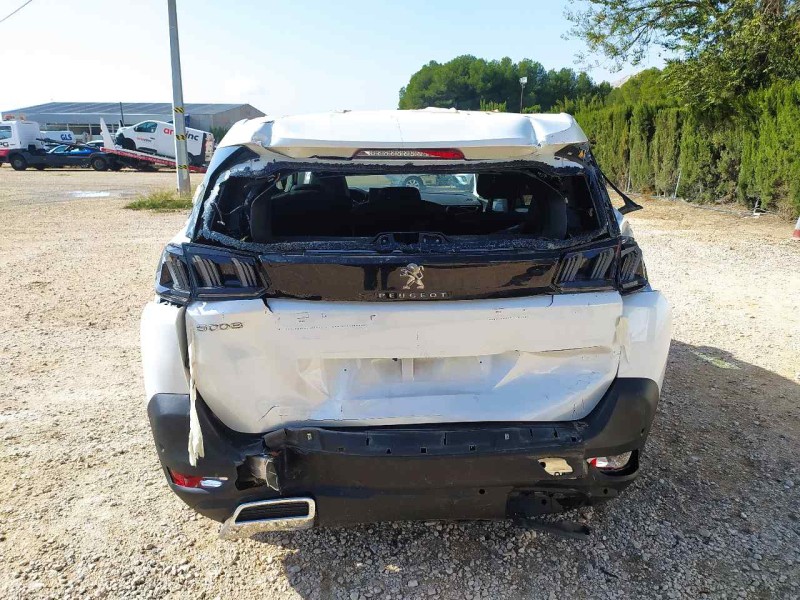 peugeot 5008 del año 2022