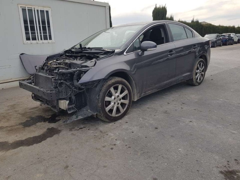 toyota avensis (t27) del año 2011