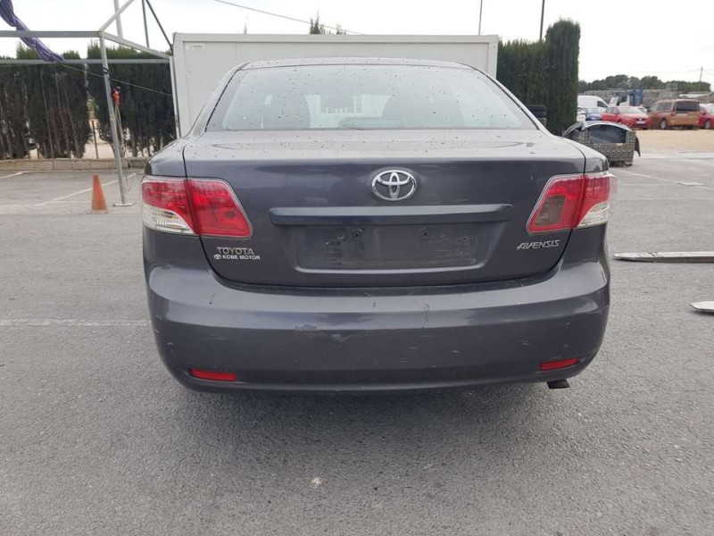 toyota avensis (t27) del año 2011