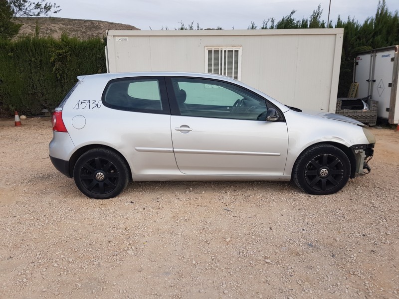 volkswagen golf v berlina (1k1) del año 2004