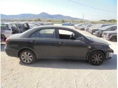 TOYOTA AVENSIS BERLINA (T25)