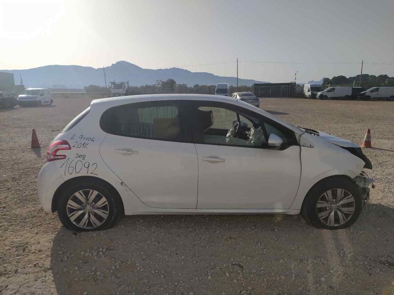 peugeot 208 del año 2012