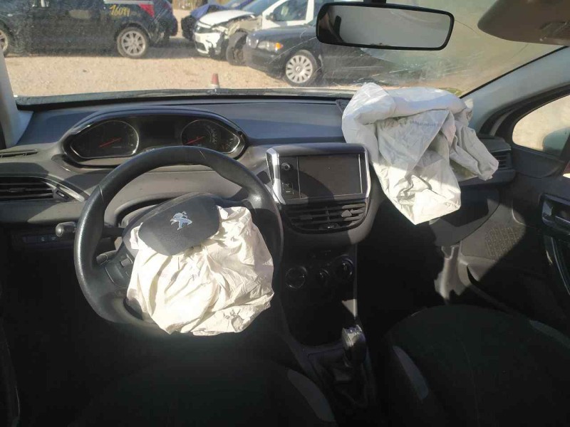 peugeot 208 del año 2012