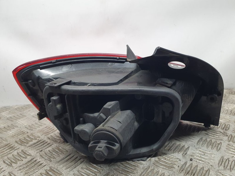 Recambio de piloto trasero derecho para seat ibiza (6j5) reference referencia OEM IAM 0283956100  
