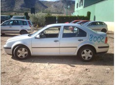 VOLKSWAGEN BORA BERLINA (1J2)