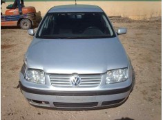 VOLKSWAGEN BORA BERLINA (1J2)