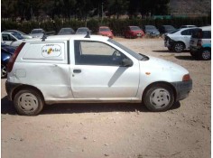 FIAT PUNTO BERLINA (176)