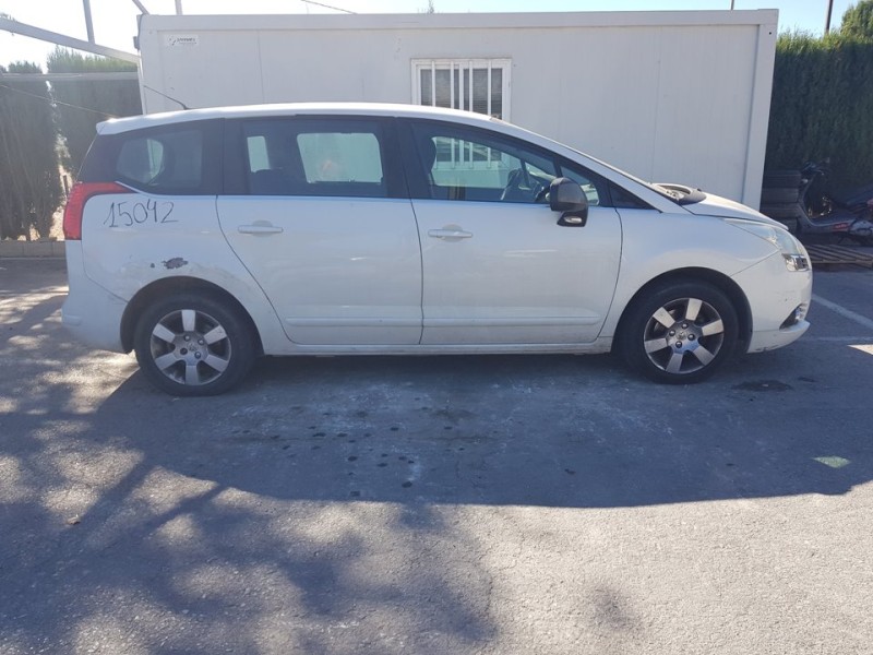 peugeot 5008 del año 2010