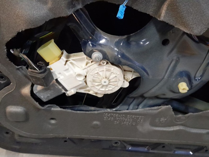 Recambio de elevalunas delantero derecho para bmw serie 1 berlina (e81/e87) 116i referencia OEM IAM  6 PINS ELECTRICO