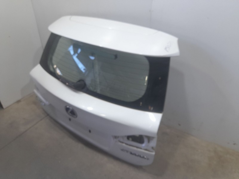 Recambio de porton trasero para lexus ct 200h referencia OEM IAM 6700576030  