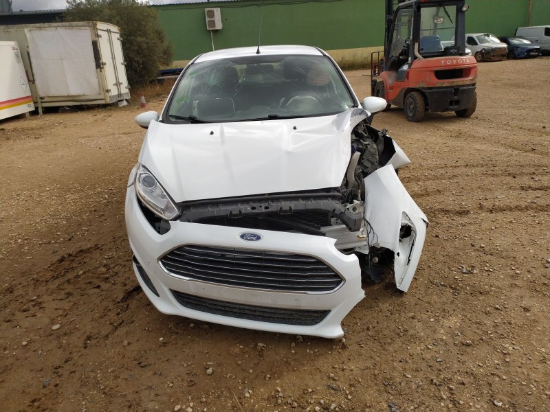 ford fiesta (ccn) del año 2013