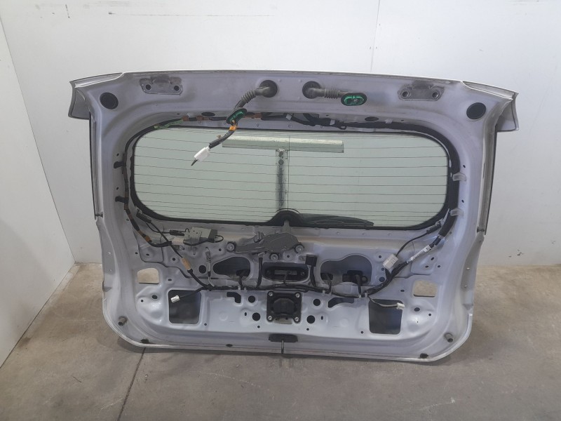 Recambio de porton trasero para lexus ct 200h referencia OEM IAM 6700576030  