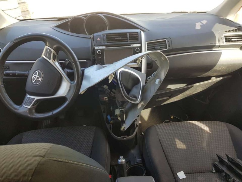 toyota verso del año 2014