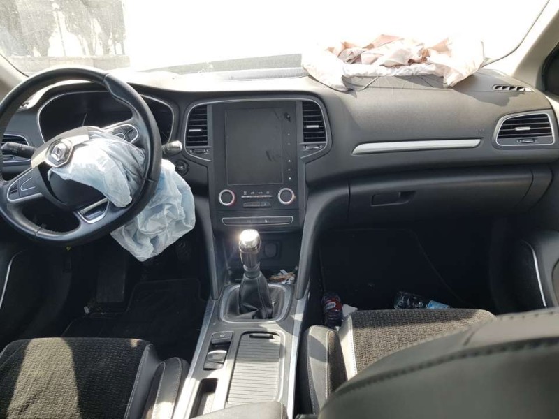 renault megane iv berlina 5p del año 2017