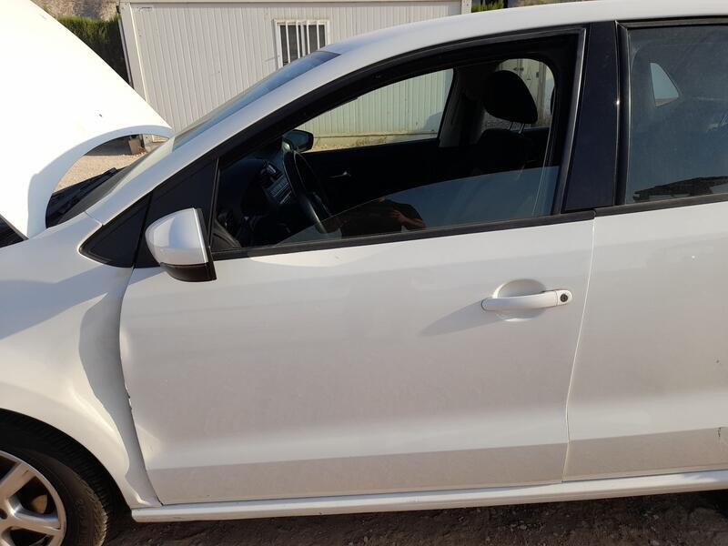 Recambio de puerta delantera izquierda para volkswagen polo v (6r1, 6c1) 1.2 tdi referencia OEM IAM 6R4831055J TOCADA 