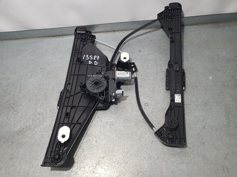 Recambio de elevalunas delantero derecho para peugeot 208 (p2) active referencia OEM IAM 9829043380  ELECTRICO 6 PINS