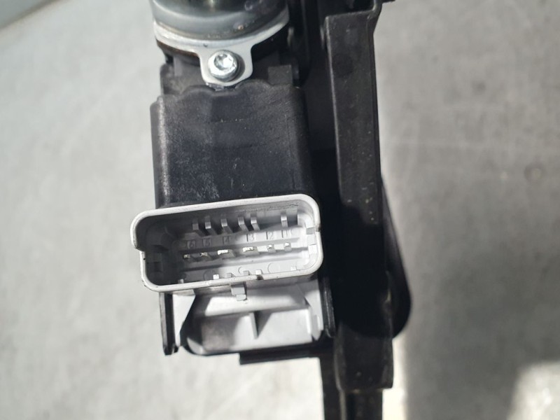 Recambio de elevalunas delantero derecho para peugeot 208 (p2) active referencia OEM IAM 9829043380  ELECTRICO 6 PINS