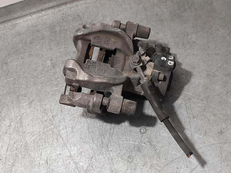 Recambio de pinza freno trasera derecha para volkswagen golf vii lim. advance bluemotion referencia OEM IAM 8V0615424D  