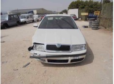 SKODA OCTAVIA BERLINA (1U2)