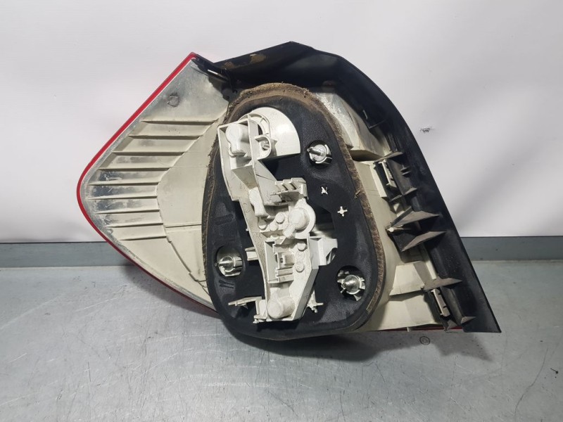 Recambio de piloto trasero derecho para bmw serie 1 berlina (e81/e87) 116i referencia OEM IAM   