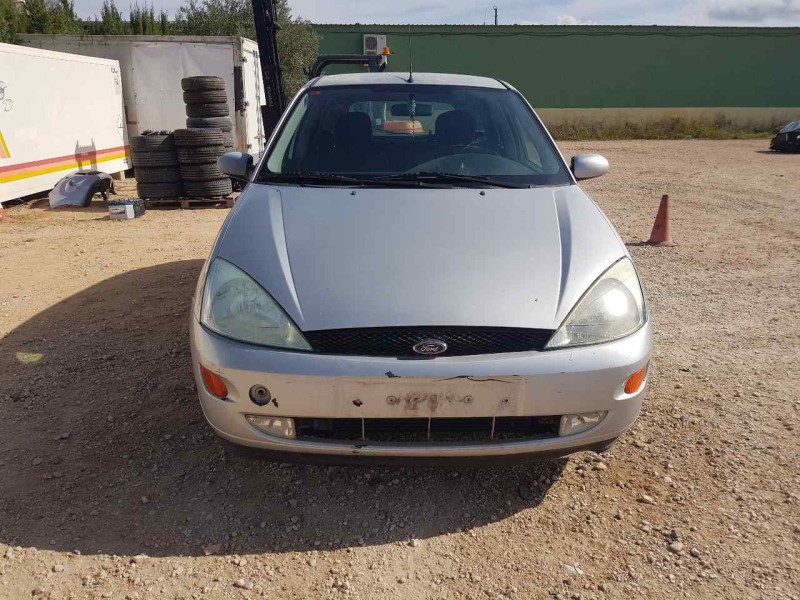 ford focus berlina (cak) del año 2001