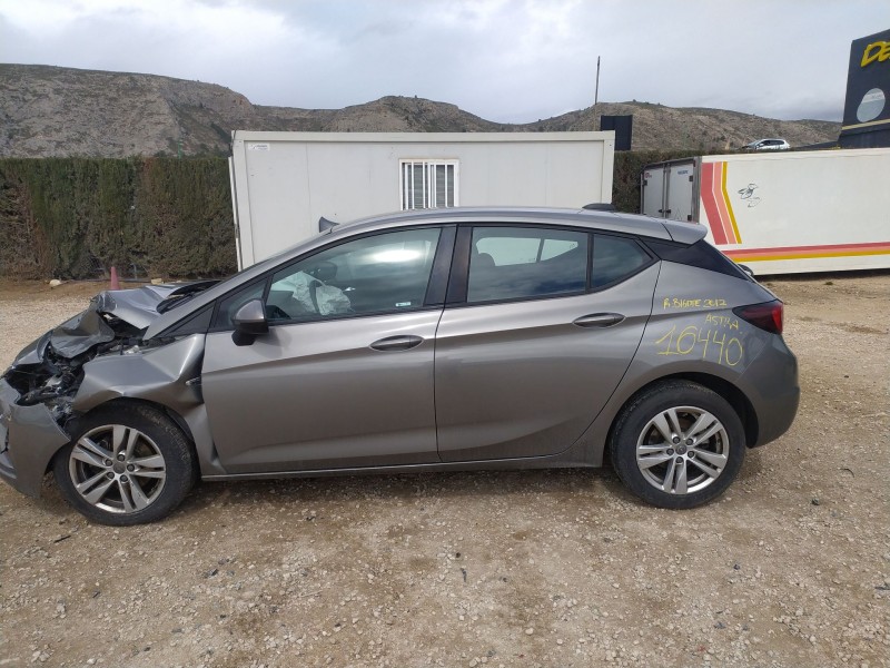 opel astra k (b16) del año 2017