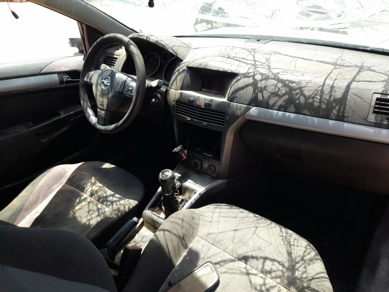 opel astra h gtc (a04) del año 2005