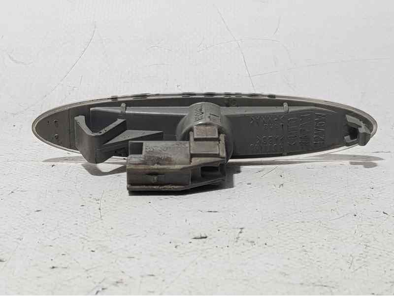 Recambio de piloto lateral izquierdo para lexus is200 (ds2/is2) 220d referencia OEM IAM   