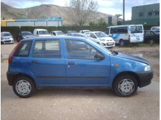 FIAT PUNTO BERLINA (176)