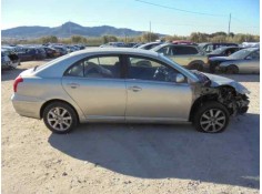 TOYOTA AVENSIS BERLINA (T25)