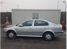 SKODA OCTAVIA BERLINA (1U2)