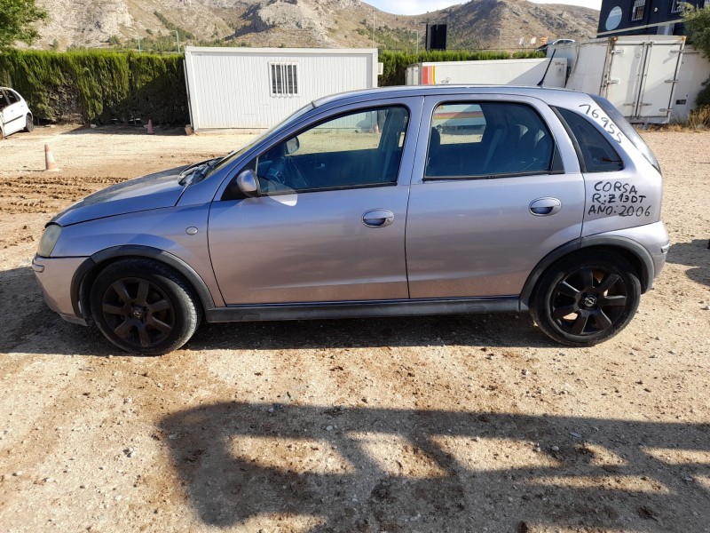 opel corsa c (x01) del año 2006